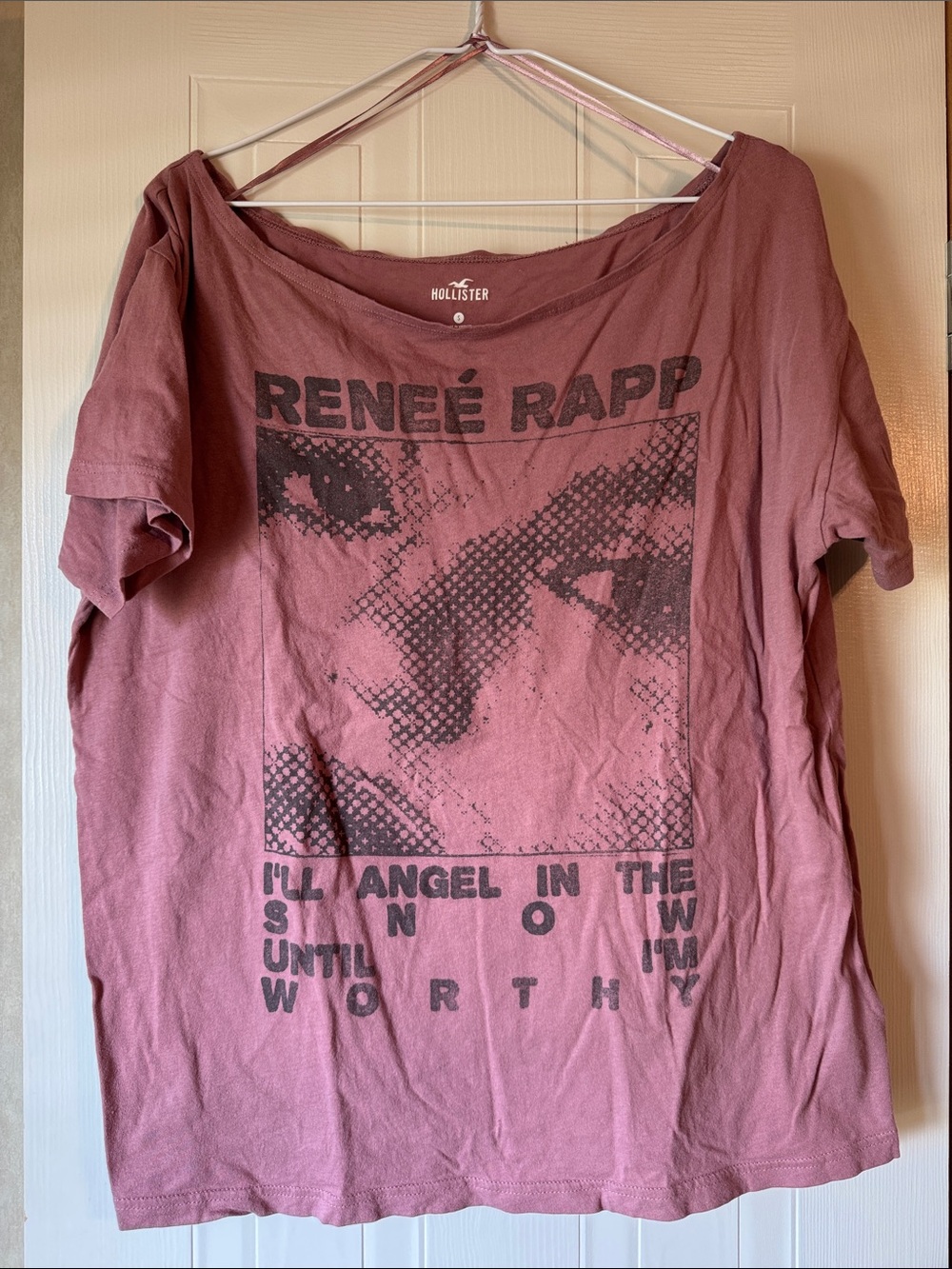 Hollister Dusty Mauve Renee Rapp Graphic Tee